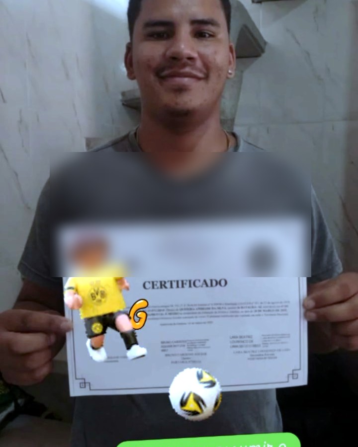 Aluno com certificado e plano de entrar na faculdade